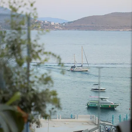 Victoria Boutique Hotel 3*